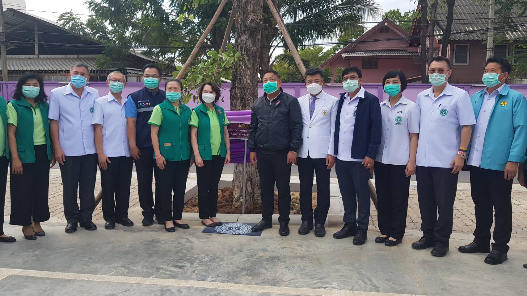 ปลัด สธ. เปิดอาคารจิตเวช รพ.ชัยภูมิ พร้อมรับมอบอาคารร่วมบุญเฉลิมพระเกียรติ รพ.หนองบัวแดง 