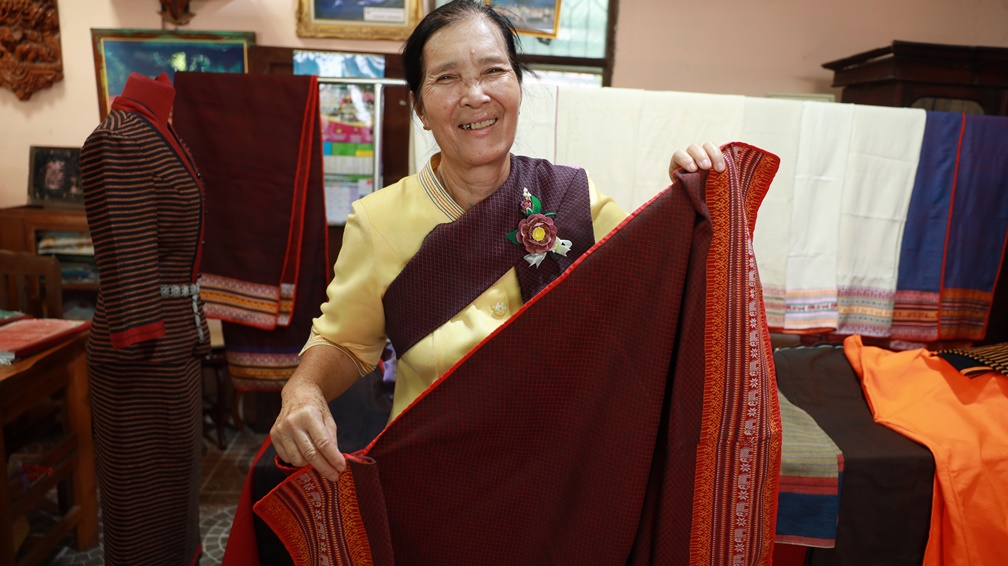 "ครูปราณีต วรวงสานนท์" ครูศิลป์ของแผ่นดิน ปี 2560  กับการสืบสาน “ผ้าทอไทยวน” มรดกทางภูมิปัญญาที่ใกล้สูญหาย