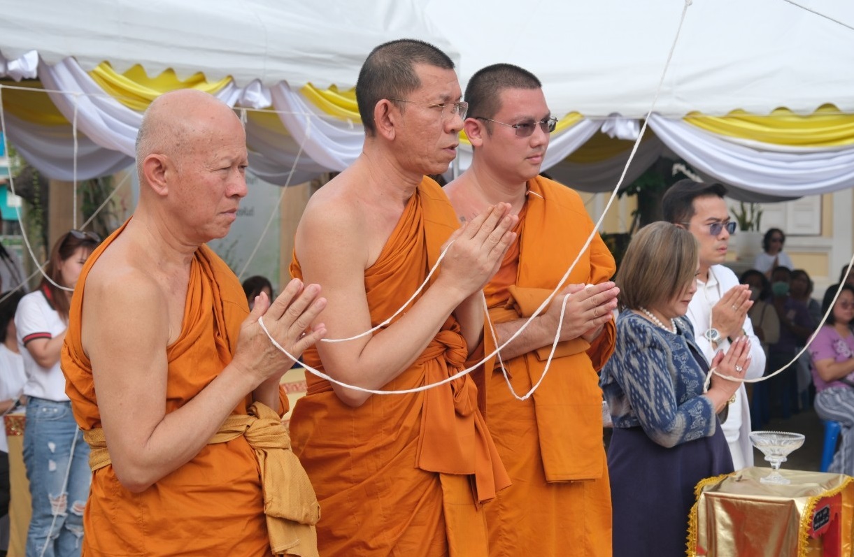 “เจ้าคณะภาค 1 ” ประธานฝ่ายสังฆ์ และ “ม.ล.สราลี” เป็นประธานฝ่ายฆราวาส ในพิธีเททองพระหลวงพ่ออู่ทอง และเทศน์มหาชาติทรงเครื่องพระคาถาพัน