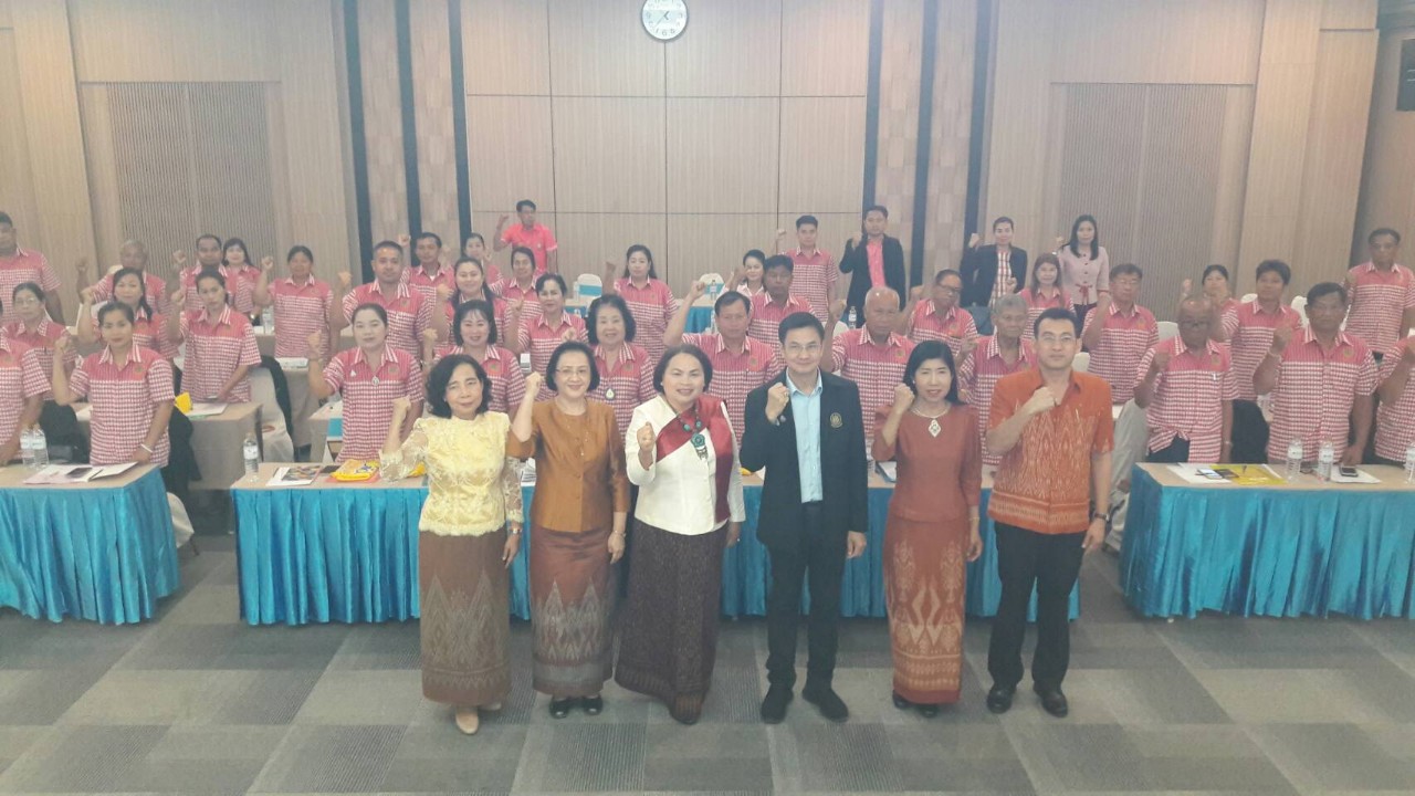 ที่ปรึกษารัฐมนตรีว่าการกระทรวงแรงงาน ลงพื้นที่พบปะอาสาสมัครแรงงาน จ.หนองคาย