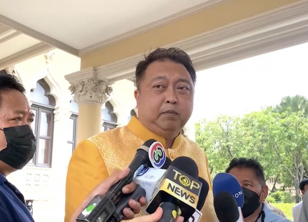 "สุชาติ" เชื่อมีผู้หวังดีสั่งยิงเลเซอร์พีอาร์ รทสช.บนสะพานพระราม 8 