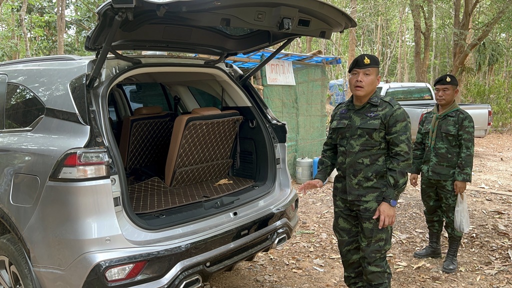 ยึดรถหรู 5 คัน เตรียมส่งลาว แฉเส้นทางจำนำก่อนขายข้ามชาติ