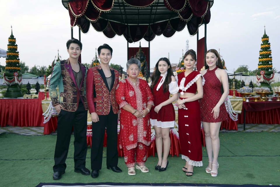 อบอุ่น! งาน “รักและศรัทธา” ศิลปิน–อินฟลูเอนเซอร์ร่วมคับคั่ง เติมพลังใจ