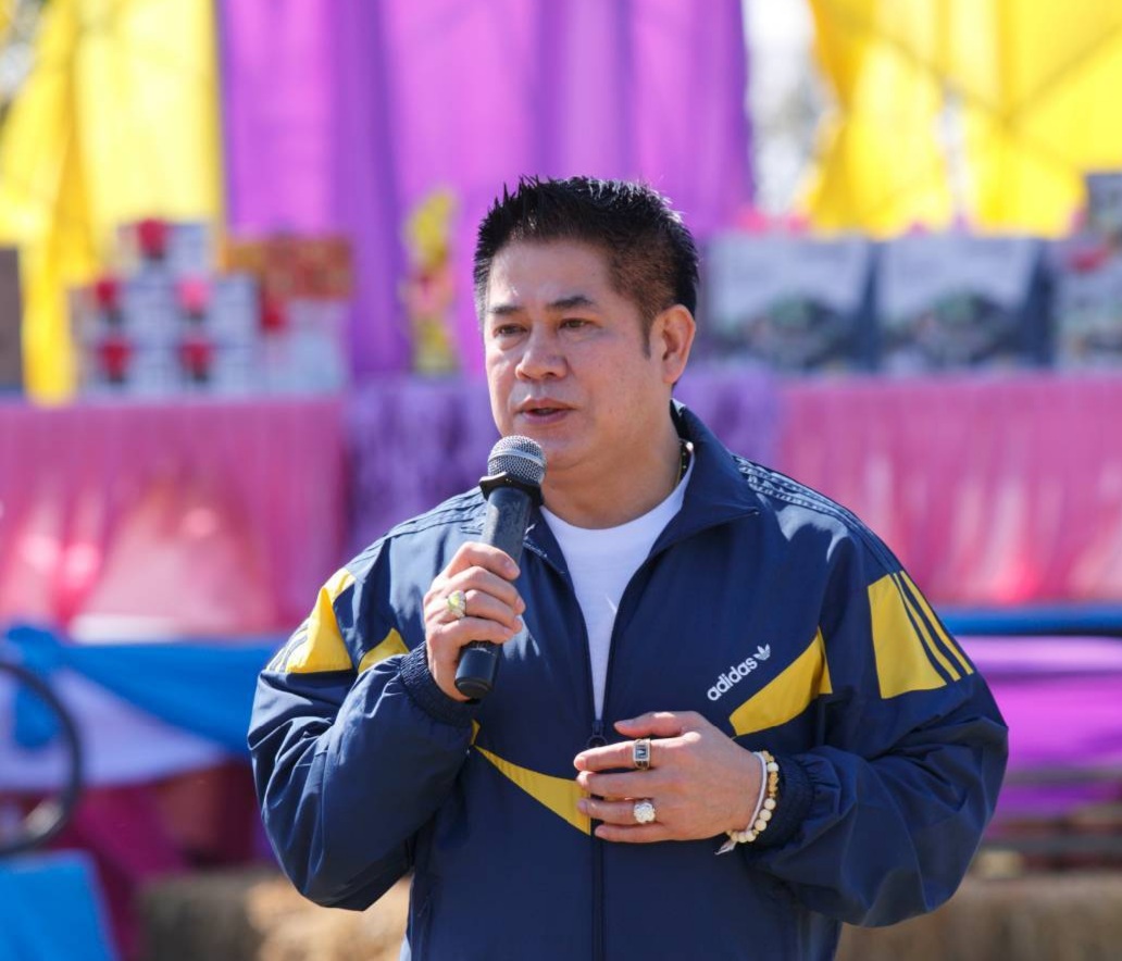 "ธรรมนัส" ให้กำลังใจชาวบ้านเทศบาลตำบลบ้านเหล่า จัดแข่งขันกีฬา เสริมสุขภาพที่ดี-สร้างความรักสามัคคีในชุมชน