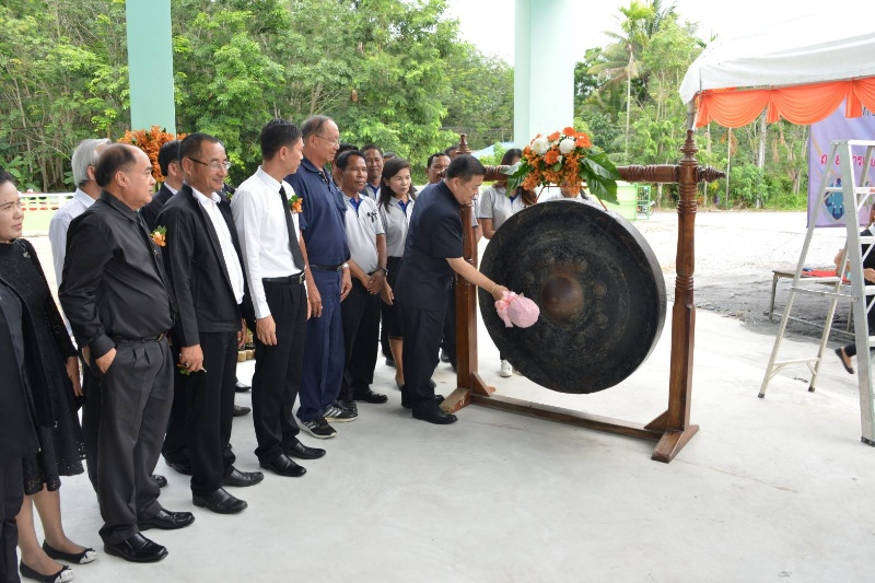 อสส. เปิดอาคารเก็บสินค้าเกษตร ของสกก.พระพรหม จำกัด หวังสร้างระบบตลาดผลไม้และสินค้าเกษตร