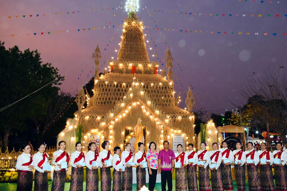 วัดเดียวในโลก!! สร้างองค์พระธาตุรวงข้าว "งานบุญเบิกฟ้ามหาสงกรานต์ ปิดทองหลวงพ่อขาว" วัดหนองยาง 