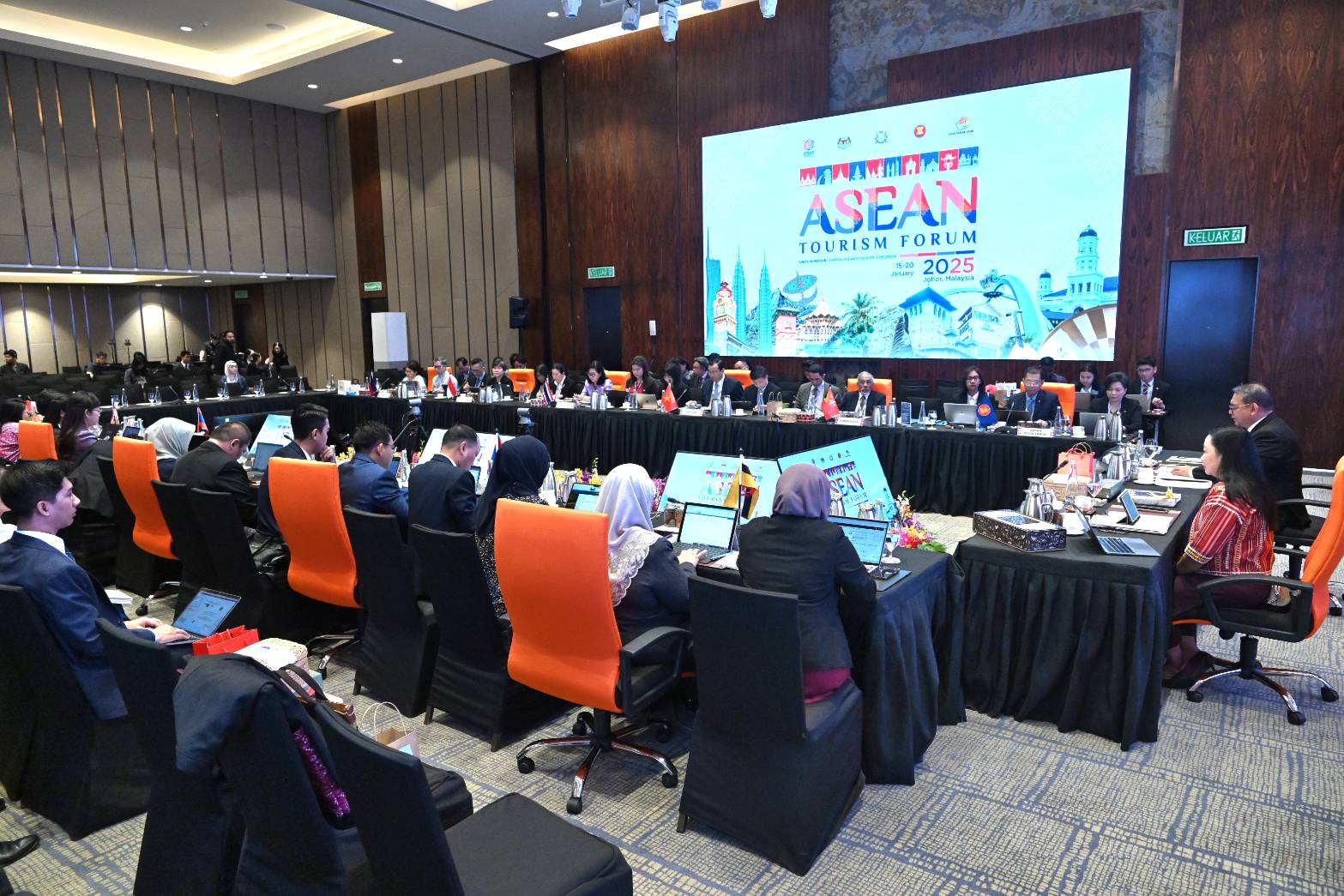 ปลัดท่องเที่ยวฯ ร่วมหารือแนวทางส่งเสริมการท่องเที่ยวอาเซียนในงาน ATF 2025 เสริมสร้างความเชื่อมโยงในภูมิภาค