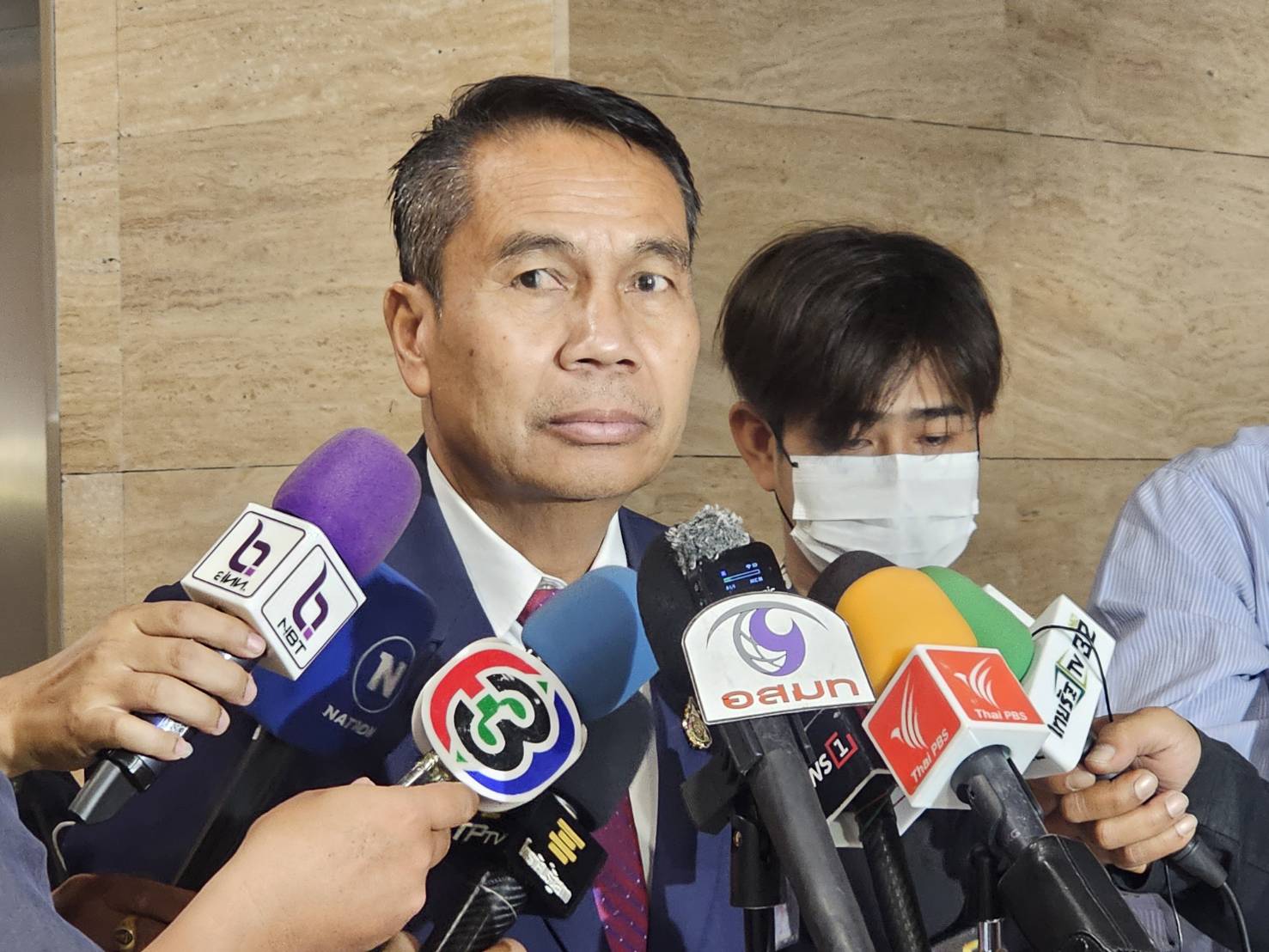 "สุทิน" ยิงมุกมี "คลังแสง" ประหยัดงบจัดซื้อ หลังมีโผนั่ง "รมว.กลาโหม" รับจัดสรรครม. ยาก แต่คาดจบศุกร์นี้