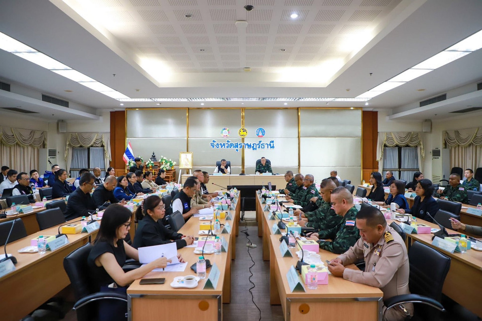 แม่ทัพภาค 4 ถกเข้มเกาะพะงัน คุมปัญหาชาวต่างชาติ–เร่งความปลอดภัยพื้นที่ท่องเที่ยว 