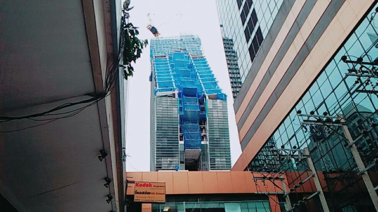 ตร.ออกหมายเรียก"หมอเอิร์ท"ครั้งที่1 โพสต์ภาพ-ข้อความตึกเอียงทำ ปชช.แตกตื่น