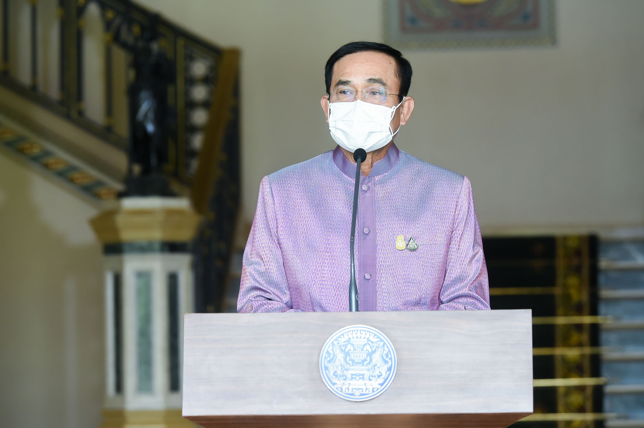 นายกฯ ยันรักษาฟรี ผู้ป่วยโควิด ส่วนรพ.เอกชน สปสช.ช่วยจ่ายส่วนต่าง ขู่เรียกเก็บเงินปชช.ฝ่าฝืนมีโทษ