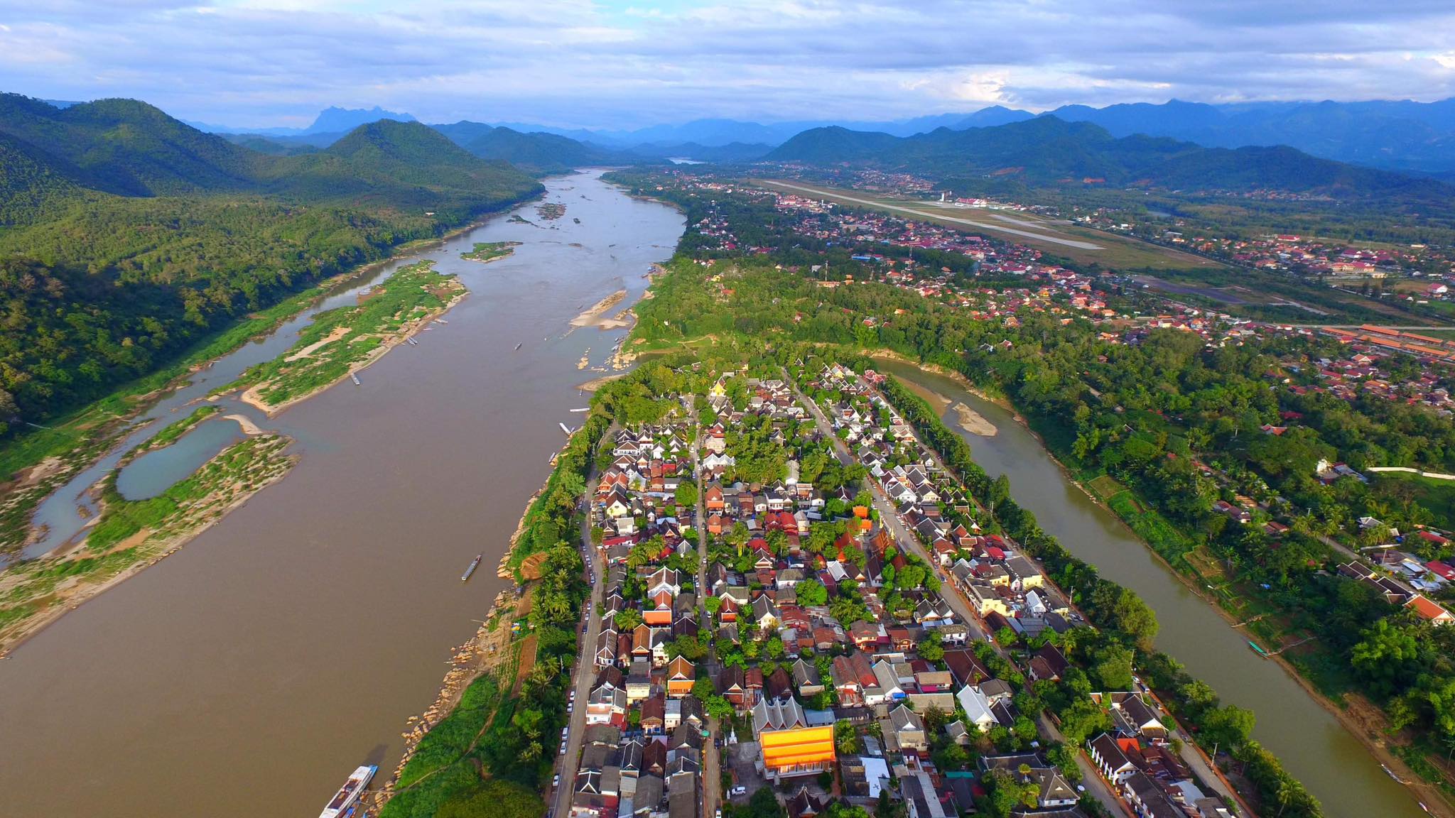 เครือข่ายประชาชนไทย 8 จังหวัดลุ่มน้ำโขง จี้นายกฯชะลอลงนามสัญญาซื้อไฟฟ้าเขื่อนแม่น้ำโขงในลาว หวั่นไทยเสียดินแดน
