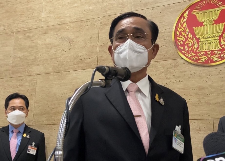 “บิ๊กตู่” รับปาก “ชัชชาติ” ส่งรถทหารช่วยเหลือ ปชช. ฝนตกน้ำท่วมกรุง 
