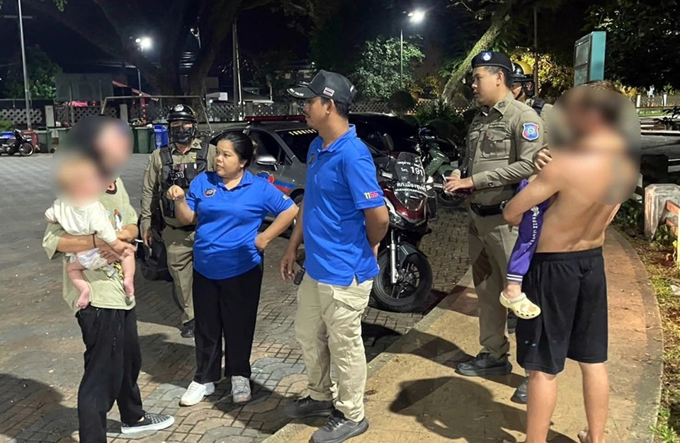 เดือดกลางชุมพร! นักท่องเที่ยวต่างชาติปะทะคารม ตำรวจท่องเที่ยวเข้าระงับเหตุทัน