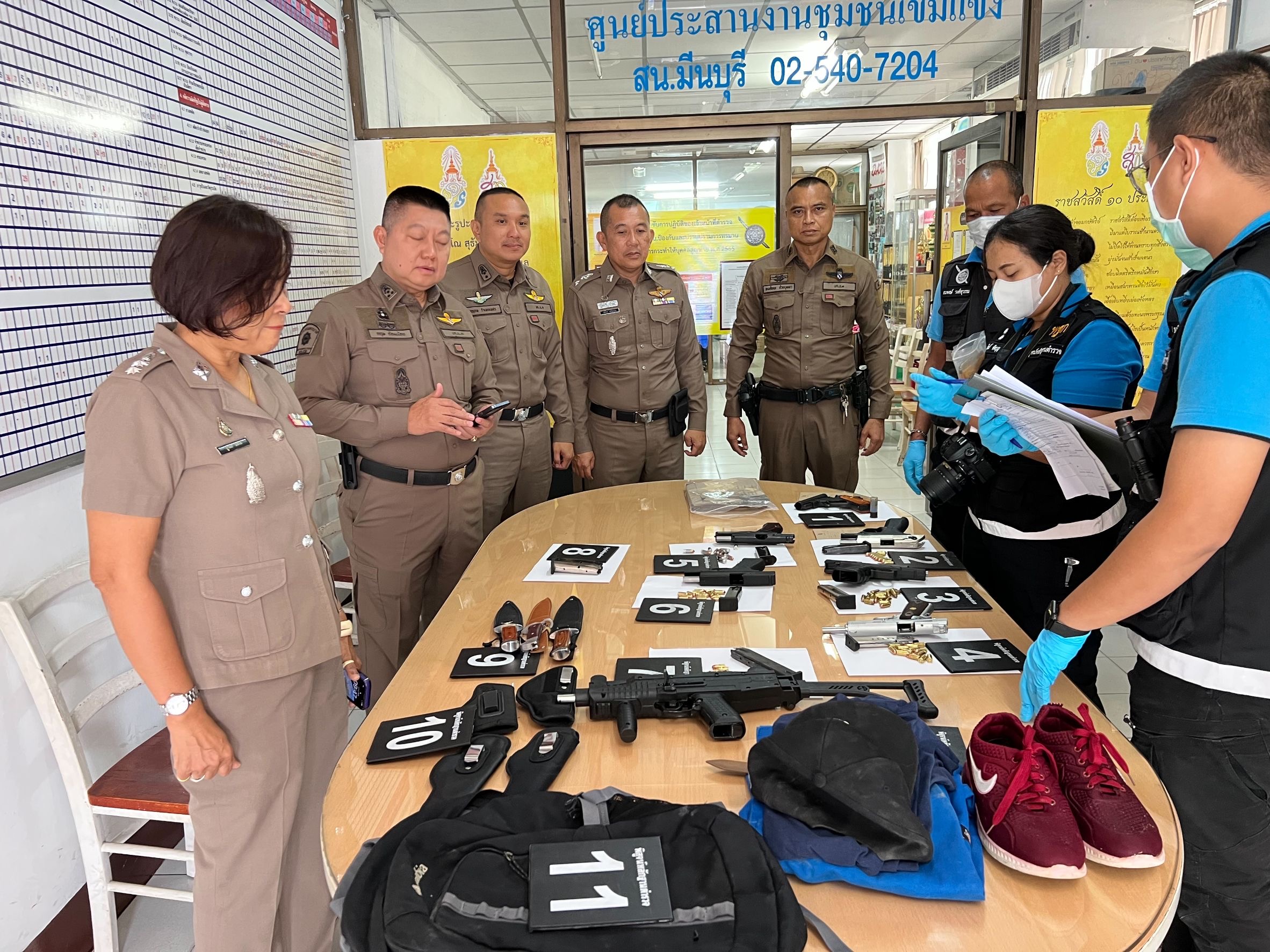 ตร.มีนบุรี ตามตะครุบ 2 หนุ่ม นศ.เทคนิคชื่อดัง ยึดปืนไทยประดิษฐ์ 7 กระบอก มีด 3 เล่ม