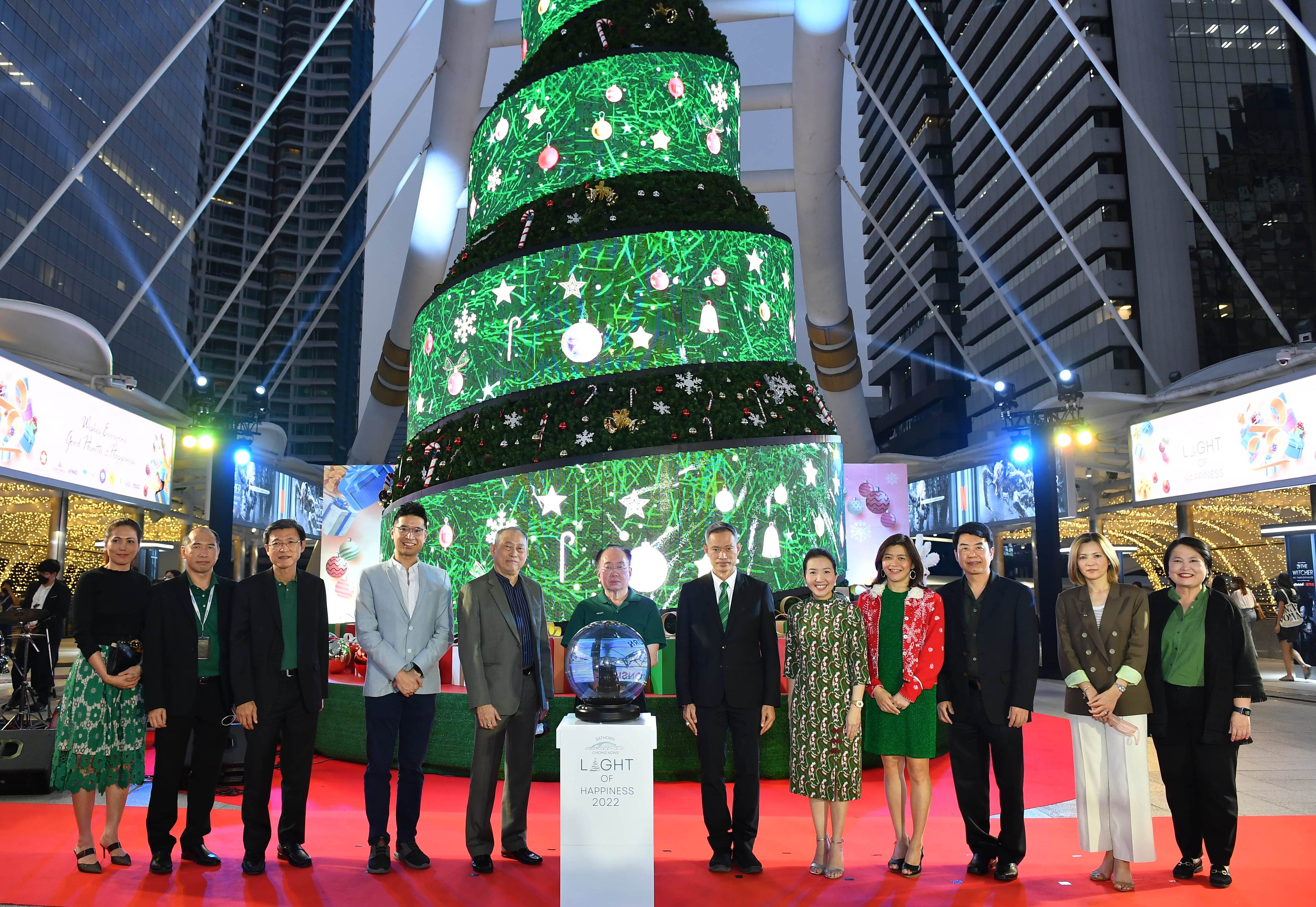 MACO แทคทีมพันธมิตรเปิดตัว LED RIBBON CHRISTMAS TREE ต้นคริสต์มาสแอลอีดีใหญ่สุดในเมืองไทย 