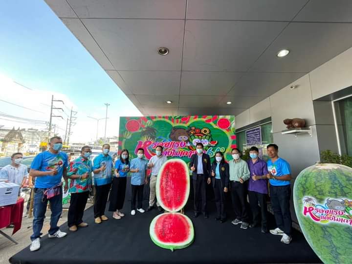 พาณิชย์ตรังเปิดจุดจำหน่ายแตงโมจังหวัดภายใต้งาน "หรอยแรงแตงโมเกาะหมู"      