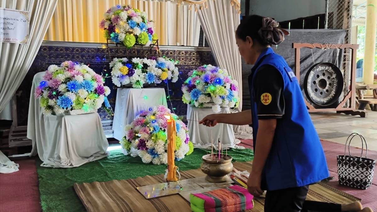 ญาติเศร้าใจคุณยายวัย 80 ปี ป่วยติดเตียง หนีกระสุนปืนใหญ่เสียชีวิตในศูนย์อพยพ จ.ศรีสะเกษ