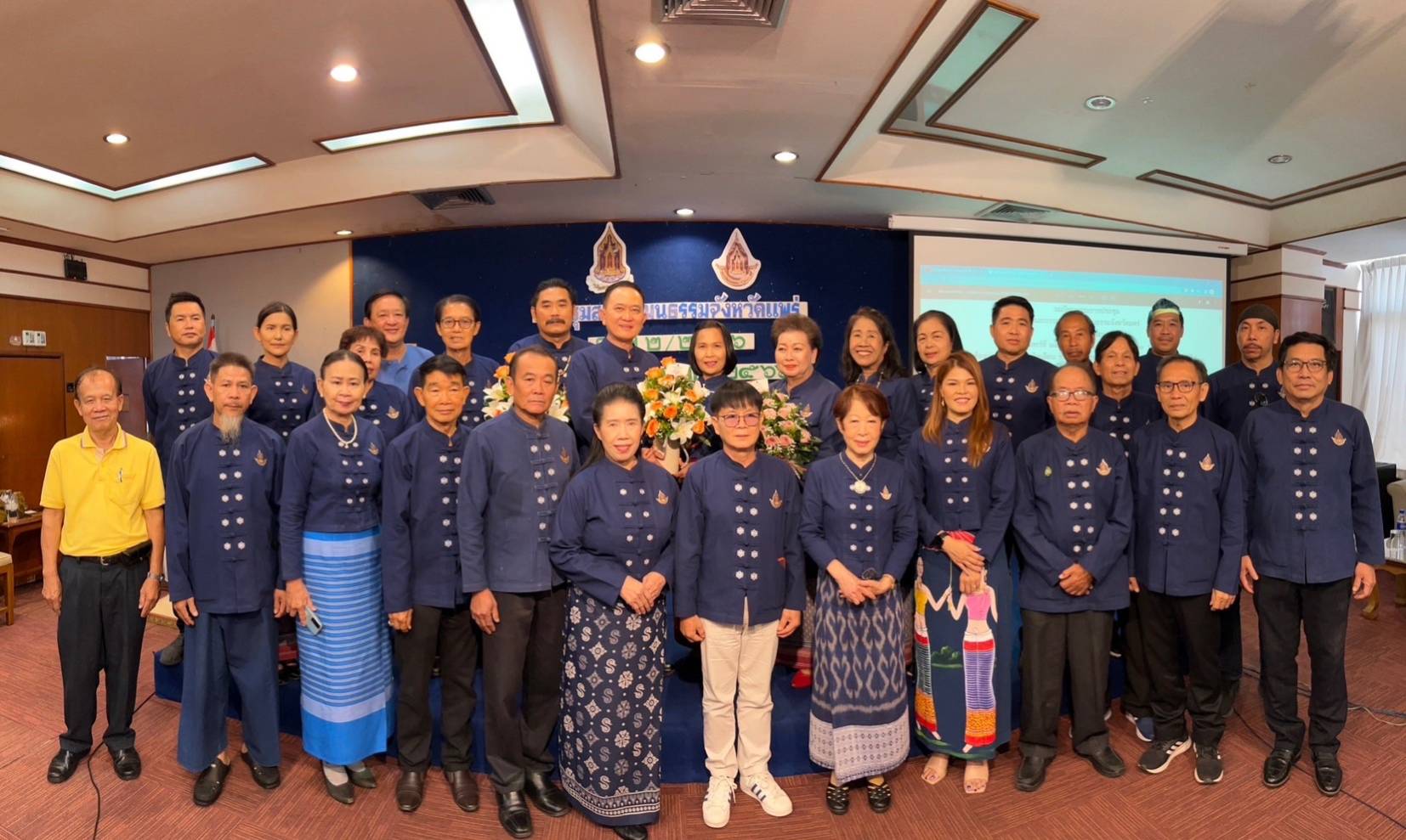 "เอกชัย​ วงศ์วรกุล" ที่ปรึกษาหอการค้าไทยรับรางวัล "คนดีศรีเมืองแพร่" 