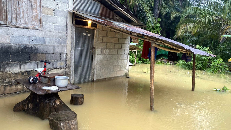 พังงาฝนถล่มน้ำท่วม 154 หลังคาเรือน เร่งอพยพ–ช่วยผู้ป่วยติดเตียง