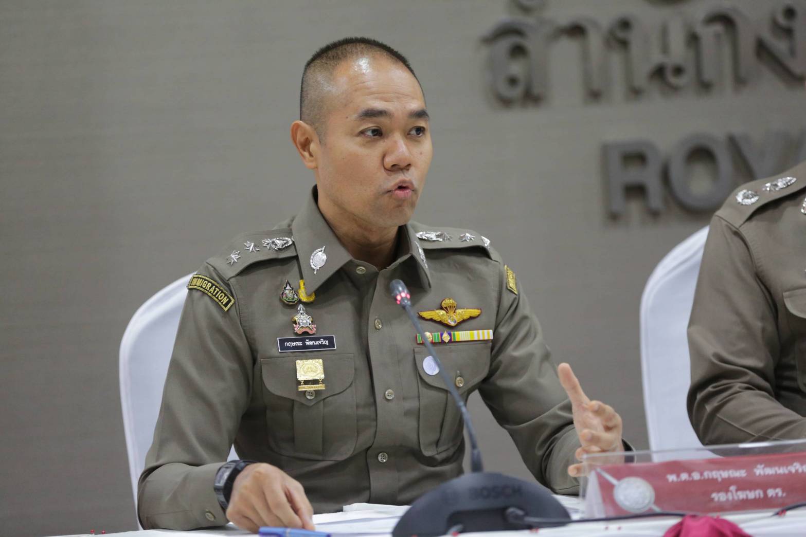 พระขับรถซิ่งชนเจ็บ 2 ตาย 1 เผ่นหนีจนมุม