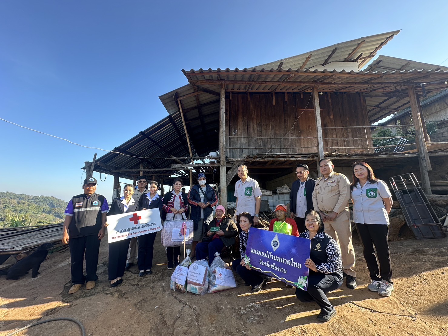 จ.เชียงราย ออกหน่วยแพทย์เคลื่อนที่ พอ.สว. ให้บริการด้านสุขภาพแก่ประชาชน 