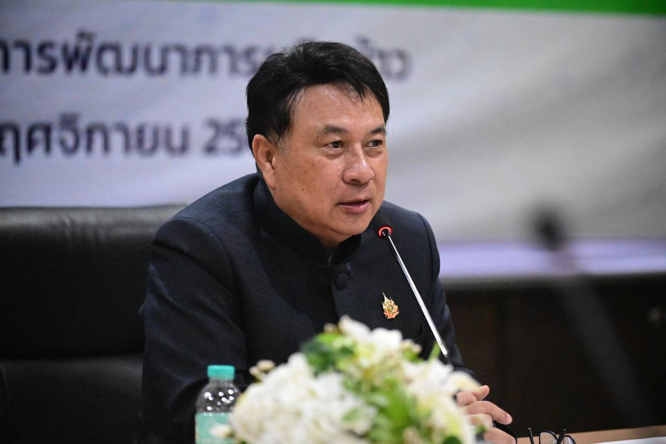 "รมช.นเรศ" ลุยข้าวคาร์บอนต่ำ 1 ล้านไร่ ดันนโยบาย 8 ด้านยกระดับข้าวไทยสู่พรีเมียม