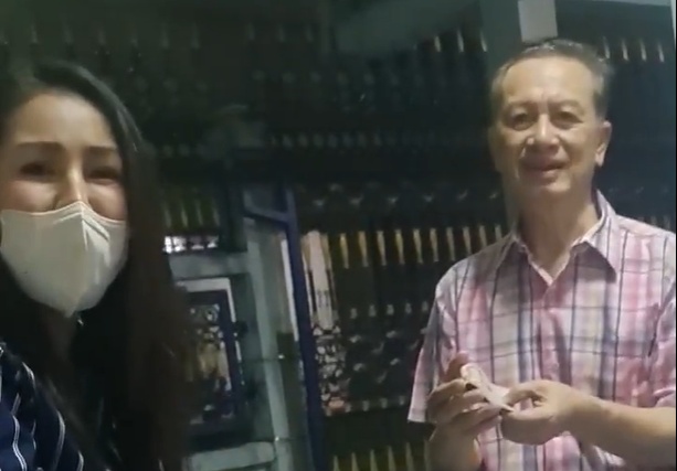 "หญิงลี ศรีจุมพล" เยี่ยม "ศรชัย เมฆวิเชียร" เจ้าของเพลง "จูบไม่หวาน" พบป่วยมะเร็งตับ