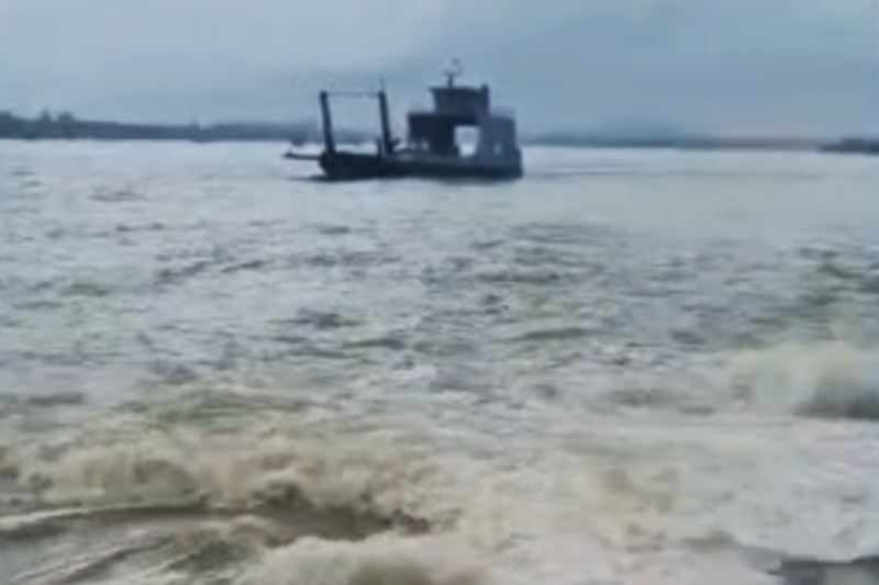 คลื่นลมแรง! เรือบ้านน้ำเค็ม-เกาะคอเขาหยุดวิ่ง ชาวบ้าน 400 ครัวเรือนเดือดร้อน