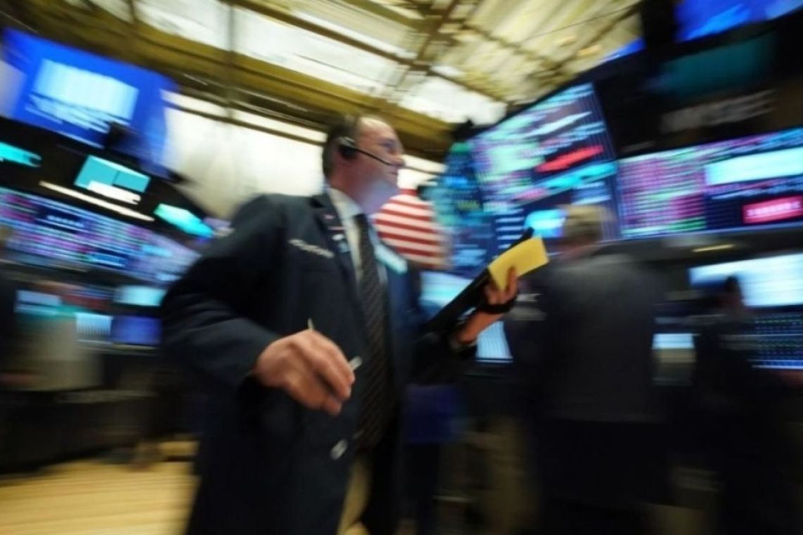 ดาวโจนส์ปิดเพิ่มขึ้น 159.93 จุดหลังข้อมูลความเชื่อมั่นผู้บริโภคกระตุ้นให้นักลงทุนเทขายหุ้นออกมา