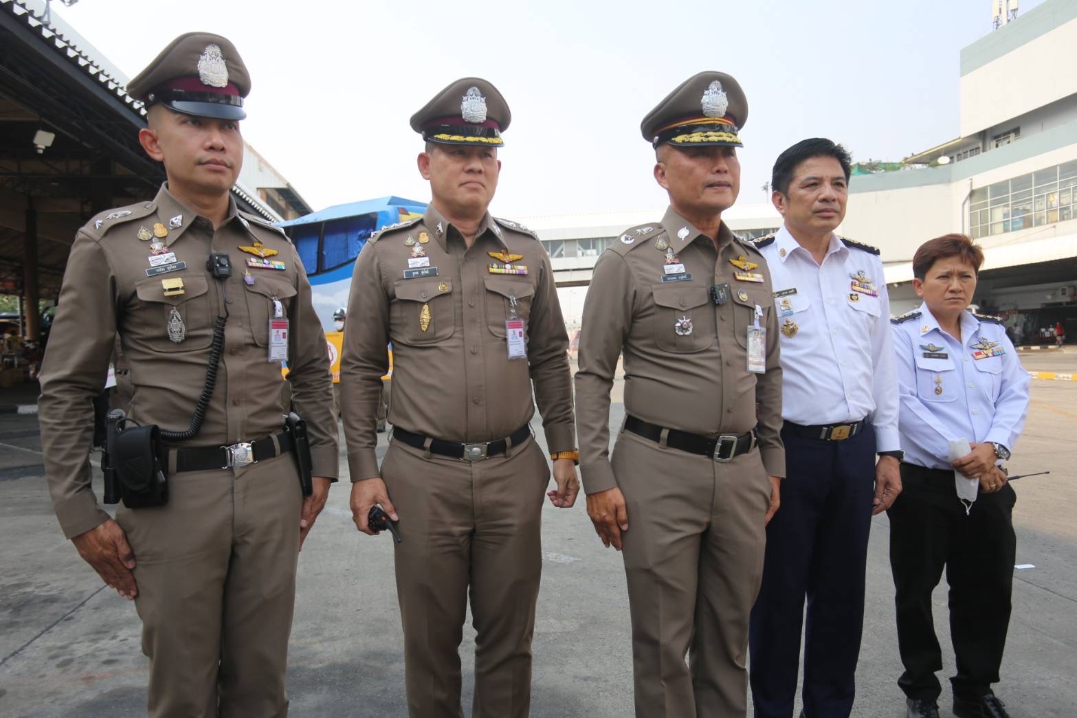 "ผบก.น.2"ปล่อยแถวดูแลความปลอดภัยส่งปชช.กลับภูมิลำเนาช่วงวันหยุดสงกรานต์ 
