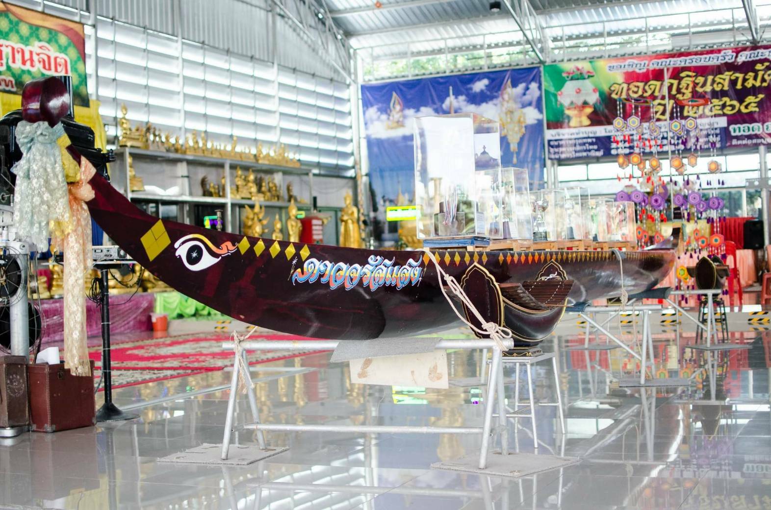 วัดธรรมปัญญาร่วมกับหลายหน่วยงานจัดประชุมการแข่งขันเรือพายโบราณพื้นบ้าน