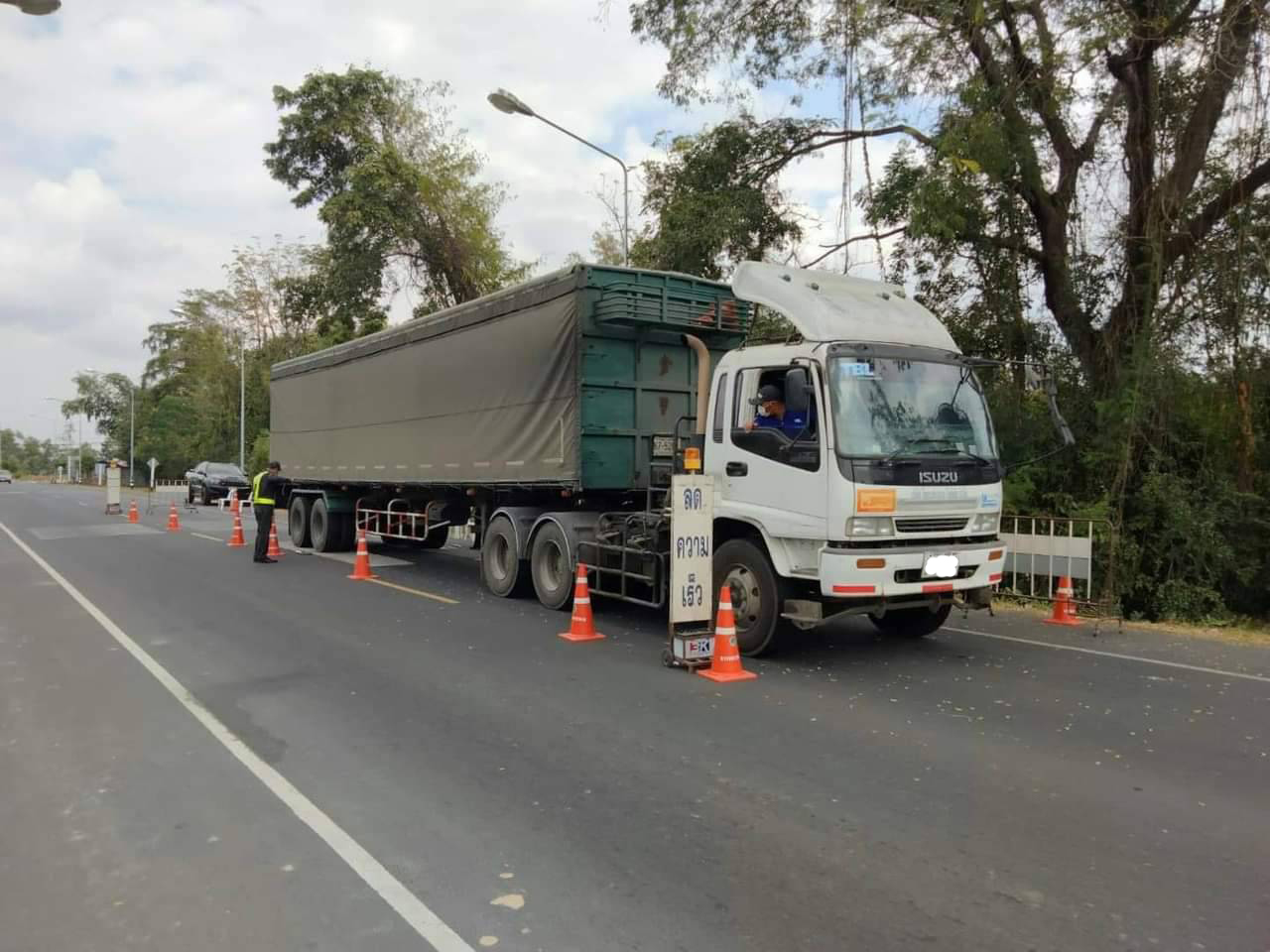 “สุริยะ” ย้ำ! ยุคนี้ต้องไม่มีทุจริตส่วยสติกเกอร์เด็ดขาด ลั่นเข้มงวดแก้ปัญหารถบรรทุกน้ำหนักเกิน