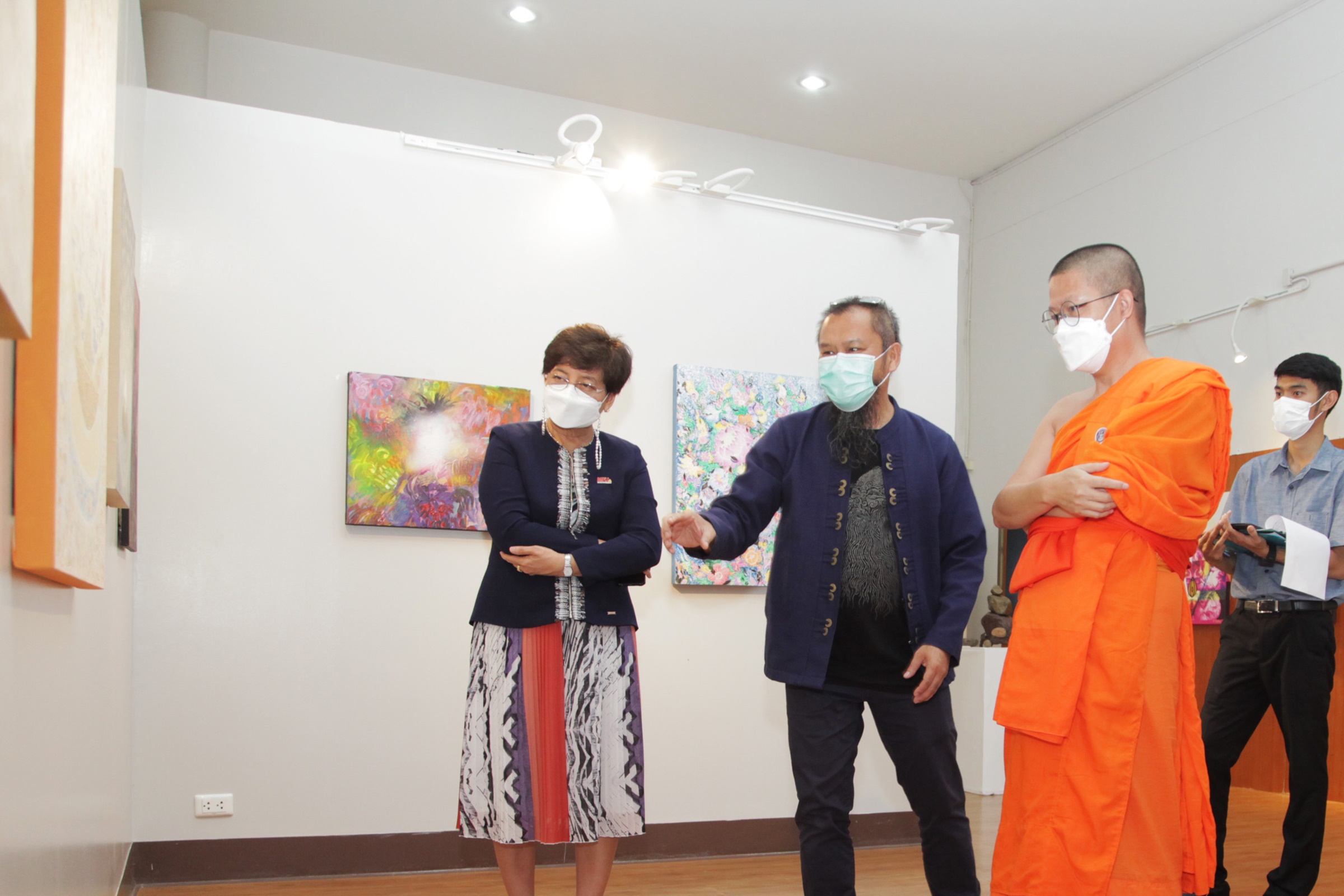 ท่านว.วชิรเมธี-อ.เฉลิมชัยร่วมวิพากษ์  ผลงานวิชาพุทธศิลปกรรม “มฟล.”  ต่อยอดเส้นทางศิลปินมืออาชีพ