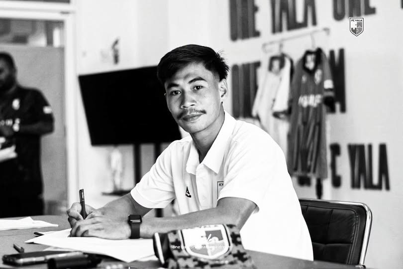 สุดอาลัย! "ซอฟวัน อาแว" นักเตะยะลา เอฟซี เสียชีวิต หลังถูกฟ้าผ่ากลางสนามแข่งขันที่สุไหงโก-ลก