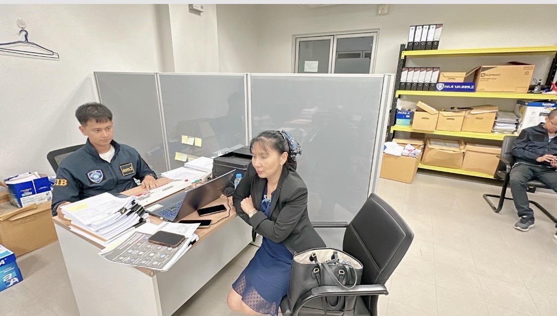 "อัยการดาว" เเจ้งความ "สอท." ดำเนินคดี "เเฮรี่" เเก๊งคอลเซนเตอร์ หลอกเเม่โอนเงิน 7.6 เเสน 