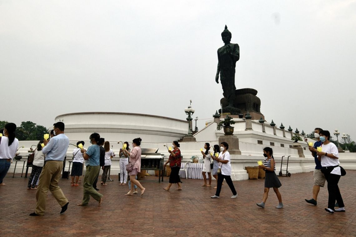 เวียนเทียนอย่างไรให้ได้บุญ-ถูกต้อง ในวันสำคัญทางพระพุทธศาสนา