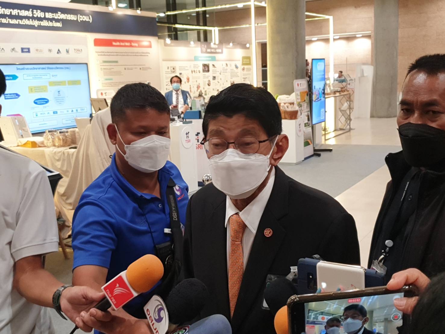 "วิษณุ" ปัดออกความเห็นใบเสร็จพรรคเล็กรับเงิน ผิดจริยธรรมร้ายแรงหรือไม่ ชี้ ทุกคนรู้ ทั้งประเทศรู้ 
