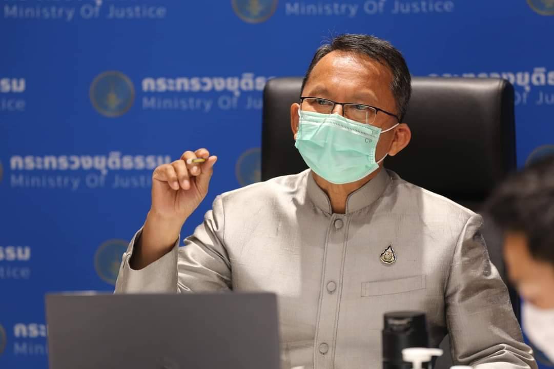 รมว.ยุติธรรม เล็งให้กรมคุมประพฤติ เปิดรับอาสาสมัครโครงการทดลองใช้พืชกระท่อมบำบัดเลิกติดยาบ้า