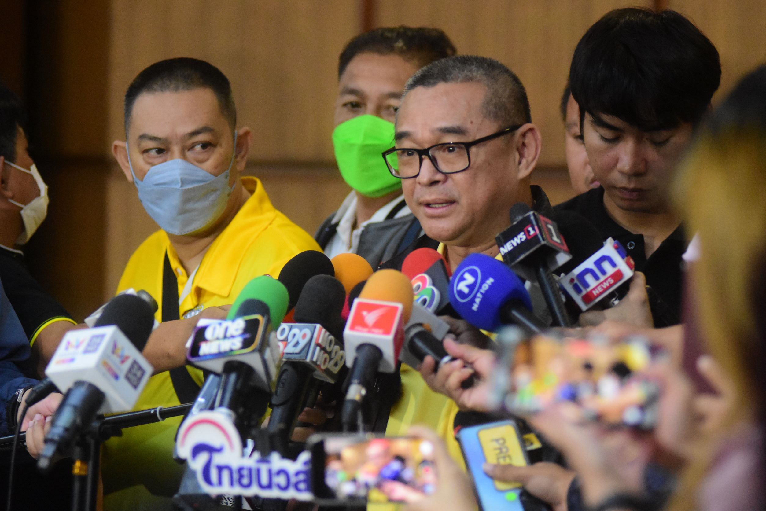 “เรืองไกร” เข้าให้ถ้อยคำ “กกต.” ปม “พิธา” ถือหุ้นสื่อ ลั่นจะตามถึงที่สุดแม้เป็นนายกฯจะร้องให้พ้นทั้ง ครม. 