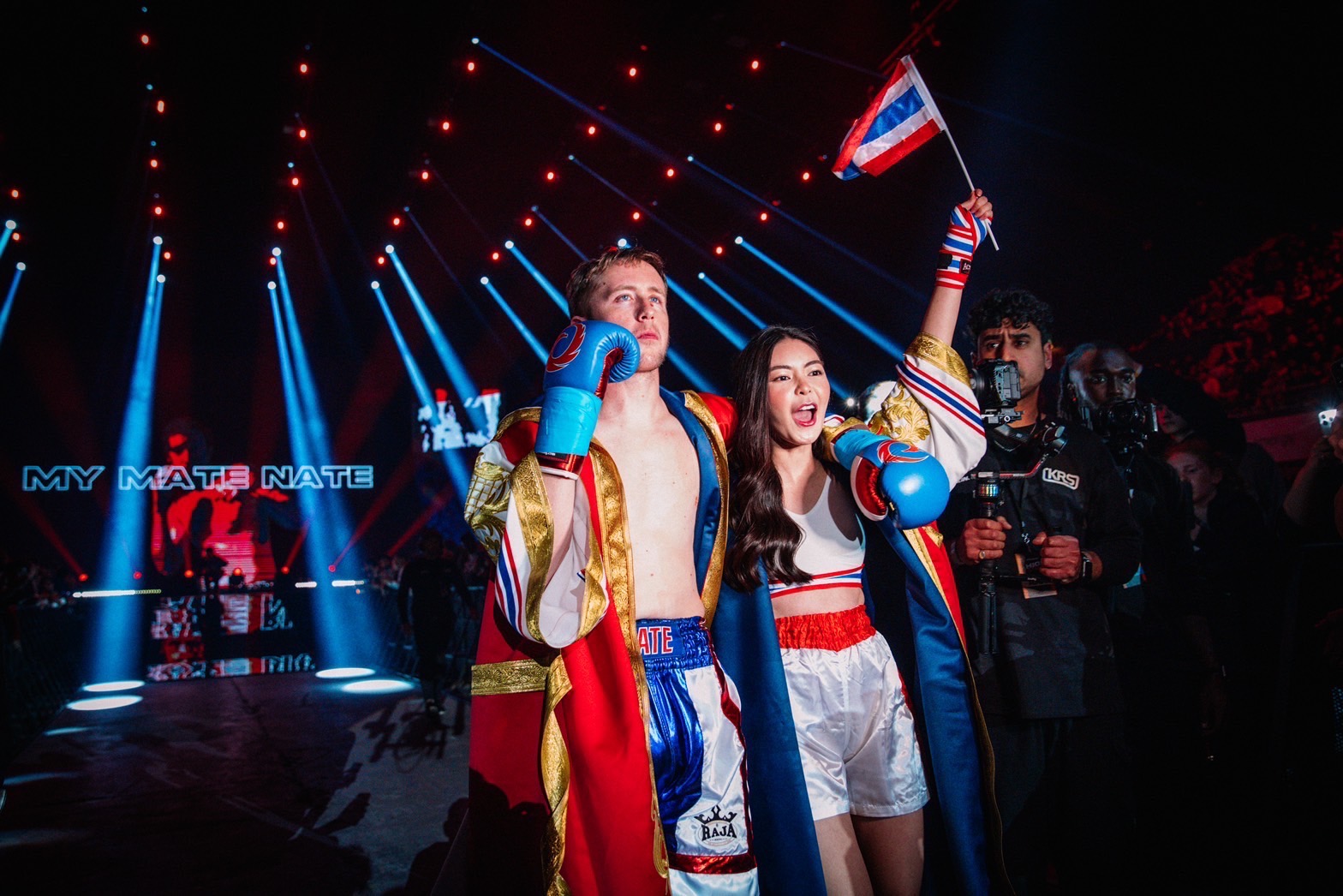 สะดุดตาคนทั่วโลก !!! เอวา  เคียงข้าง เนท My Mate Nate   อวดโฉมชุดเปิดตัวบนเวทีมวยเหล่า influencer boxing 