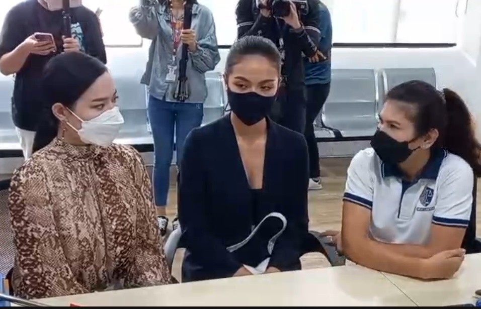 ทนายนิด้าพาผู้เข้าร่วมประกวดมิสยูนิเวิร์สไทยแลนด์ 2021 แจ้งความ กรณีตากล้องชื่อดังกระทำอนาจาร - ข่มขืน 