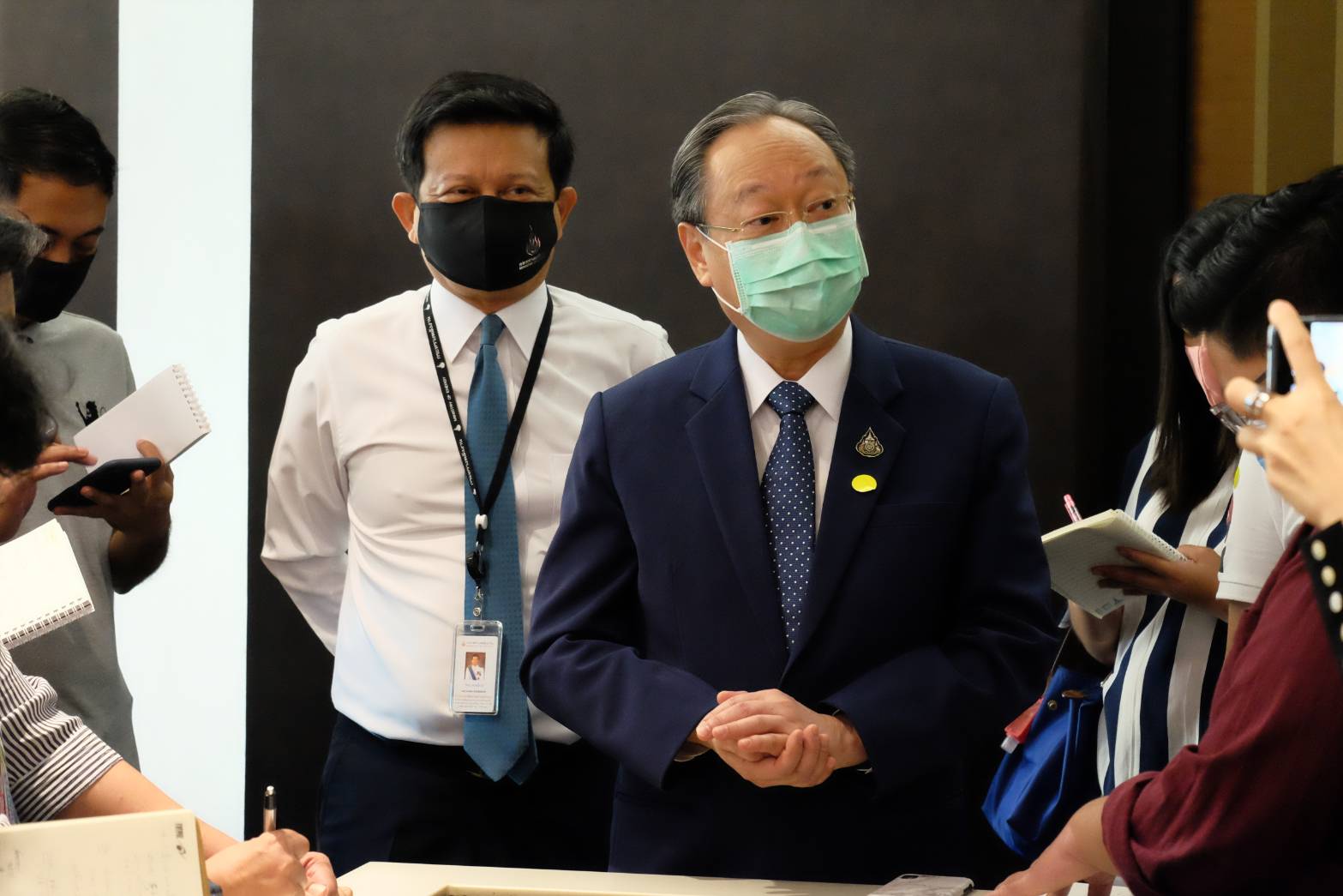 “สนธิรัตน์” งดโต้การเมือง แจงยิบ เกณฑ์อนุมัติเงินกองทุนอนุรักษ์พลังงาน ยัน โปร่งใส-การเมืองแทรกแซงไม่ได้ 