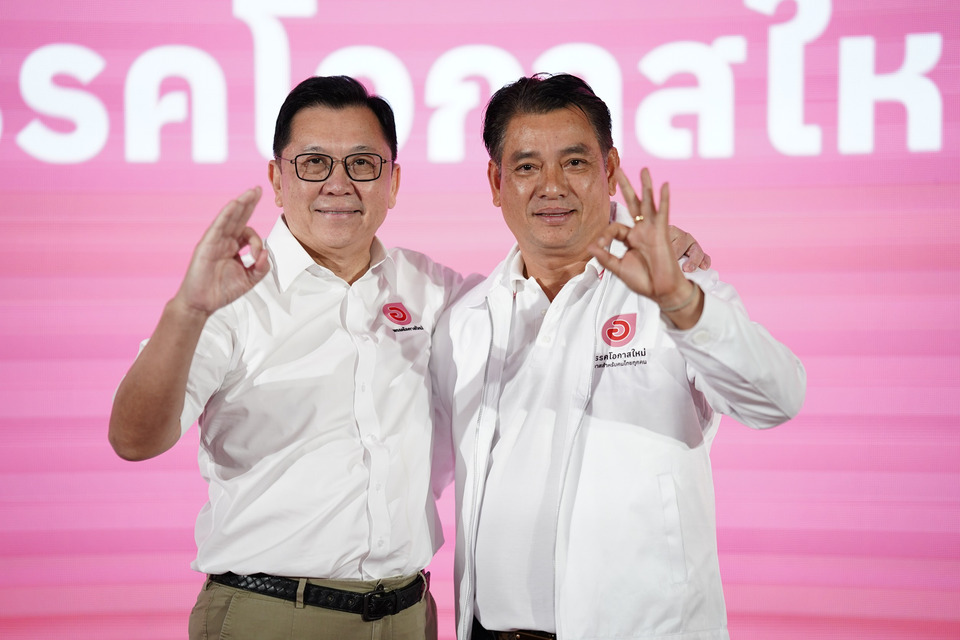 “พรรคโอกาสใหม่”กาฬสินธุ์คึกคัก ‘ประภาส’ ชู “มีเราไม่มีมืด” เดินหน้าสู้ศึกเลือกตั้ง
