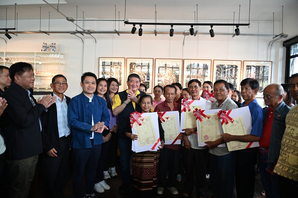 "ภูมิธรรม" ขึ้นเหนือ! ดึงคนรุ่นใหม่ลำพูน ทำงานเชิงรุก ประสานทุกส่วนขับเคลื่อนท้องถิ่น