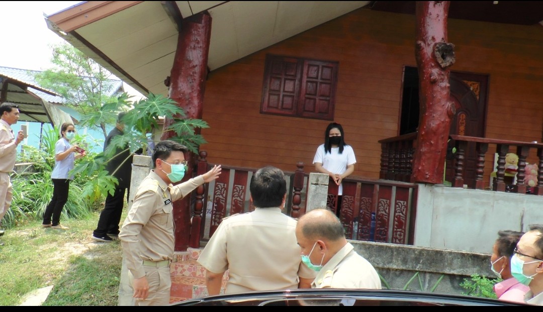 ผู้ว่าฯรุดเยี่ยม ให้กำลังใจผีน้อย สสจ.สั่งกักตัว 18 ราย ยันยังไม่มีป่วย​