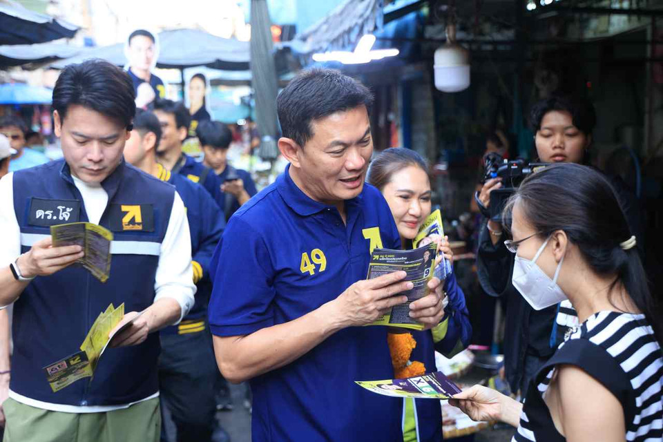 "ดร.เอ้" ลุย กทม.โค้งสุดท้าย ขอคะแนนไทยก้าวใหม่ ชูยกเครื่องศึกษา แก้ภัยพิบัติ ดูแลปากท้อง