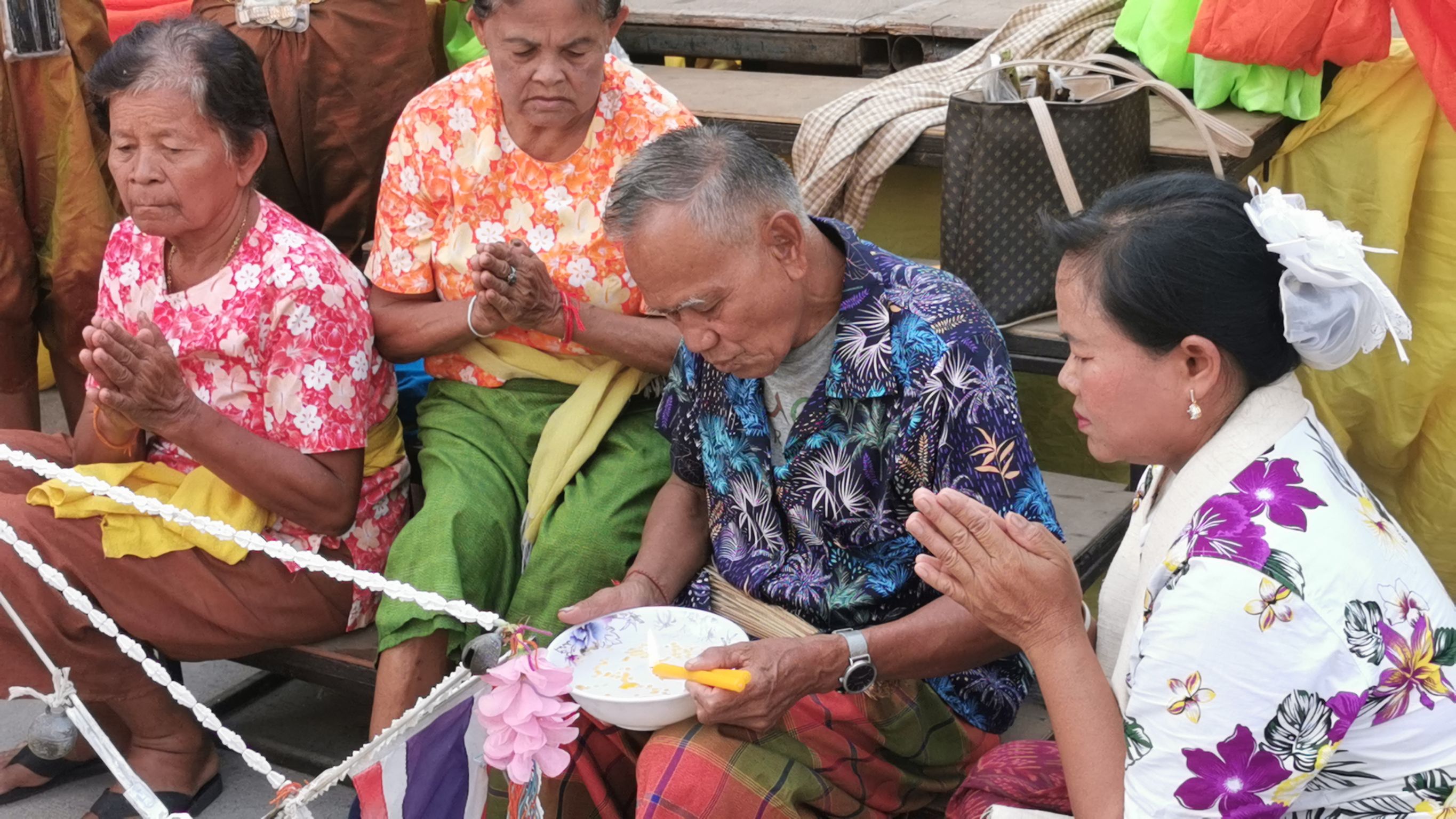 เรือมตร๊ต" หรือ "ตรุษสงกรานต์" การละเล่นโบราณ สืบสานประเพณี ชาวอีสานใต้เขมร ถิ่นไทย