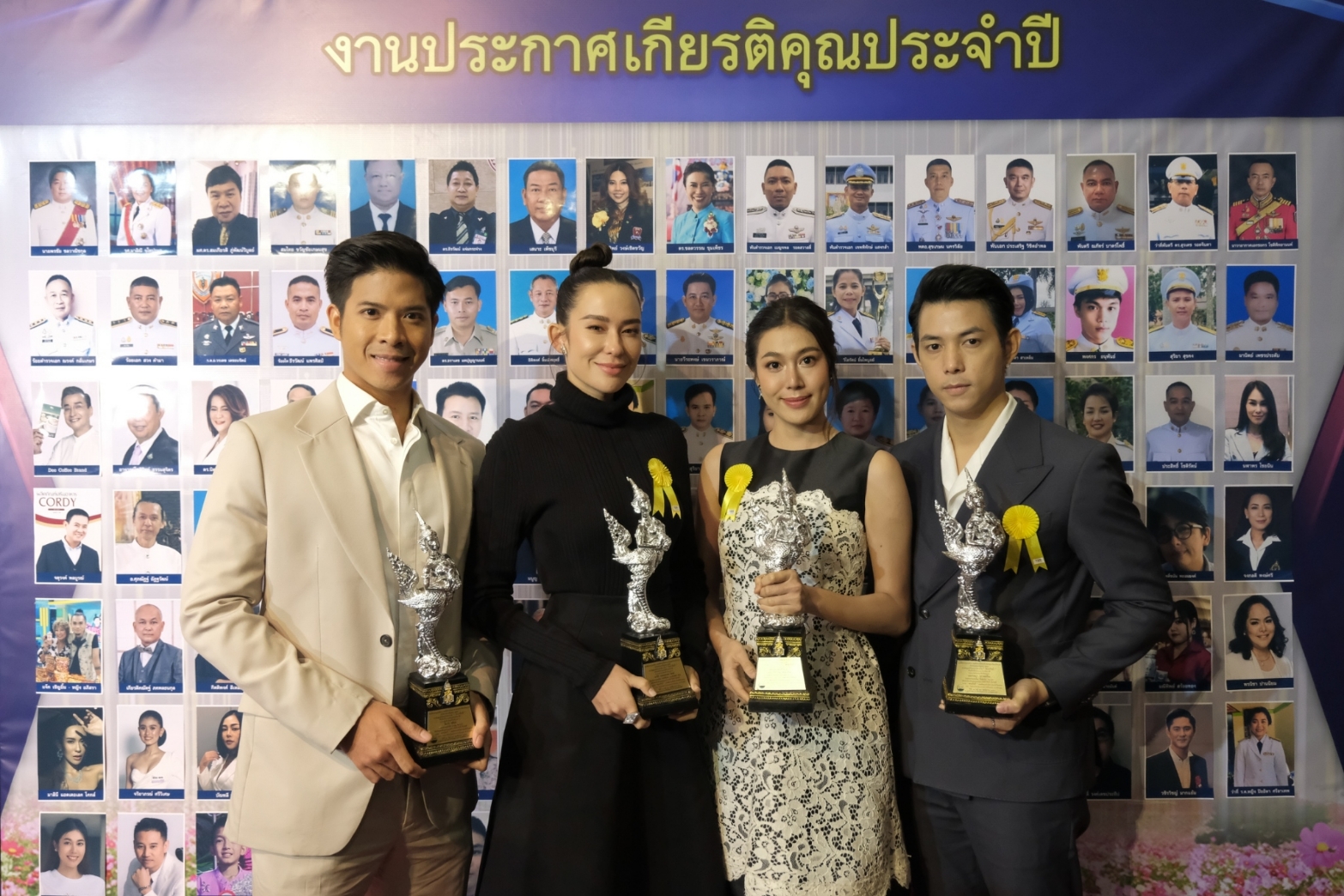 "อั้ม-บิ๊ก" นำทีมศิลปินดาราและบุคคลดีเด่นเข้ารับรางวัล “พระกินรี” ครั้งที่ 10 ประจำปี 2563