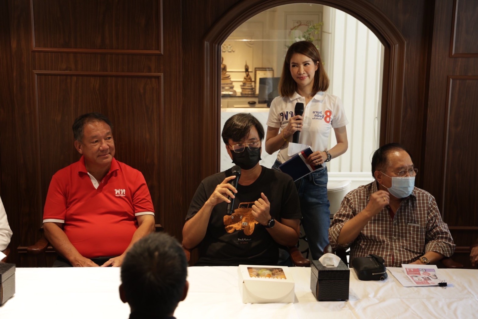 'กิตติรัตน์-ปานปรีย์-ประภัสร์' นำ 'เพื่อไทย' ฟังปัญหาผู้ประกอบการธุรกิจโรงแรม-โฮสเทล ย่านข้าวสาร-พระนคร